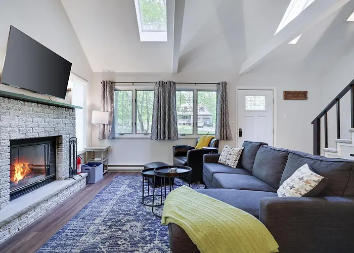 Dreamy Lake House With Fireplace, Firepit Pet Friendly