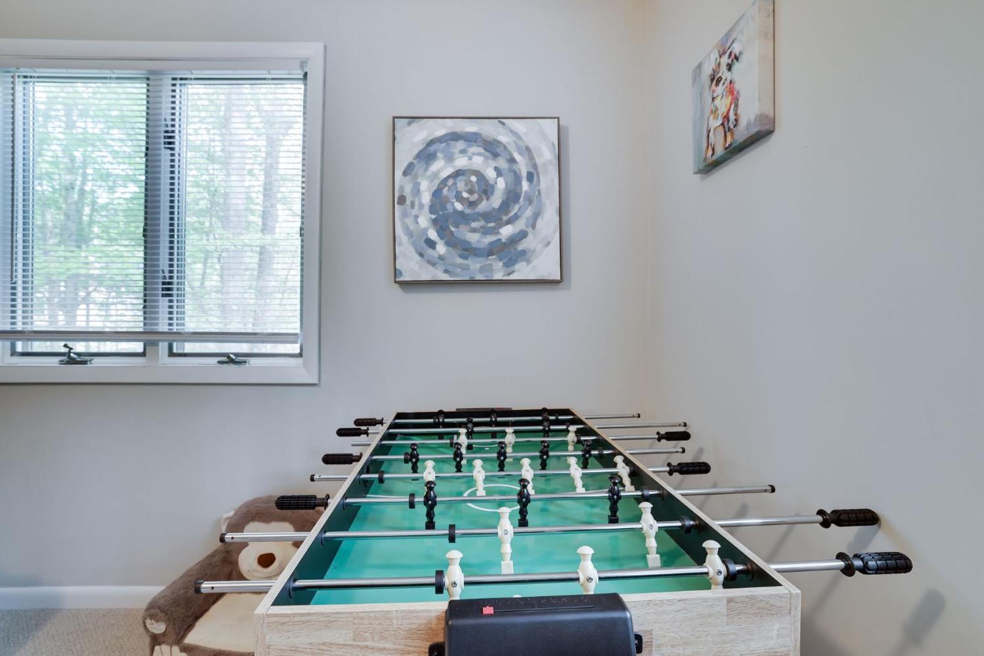 Dreamy House With Fireplace, Firepit Pet Friendly Locust Lakes Village